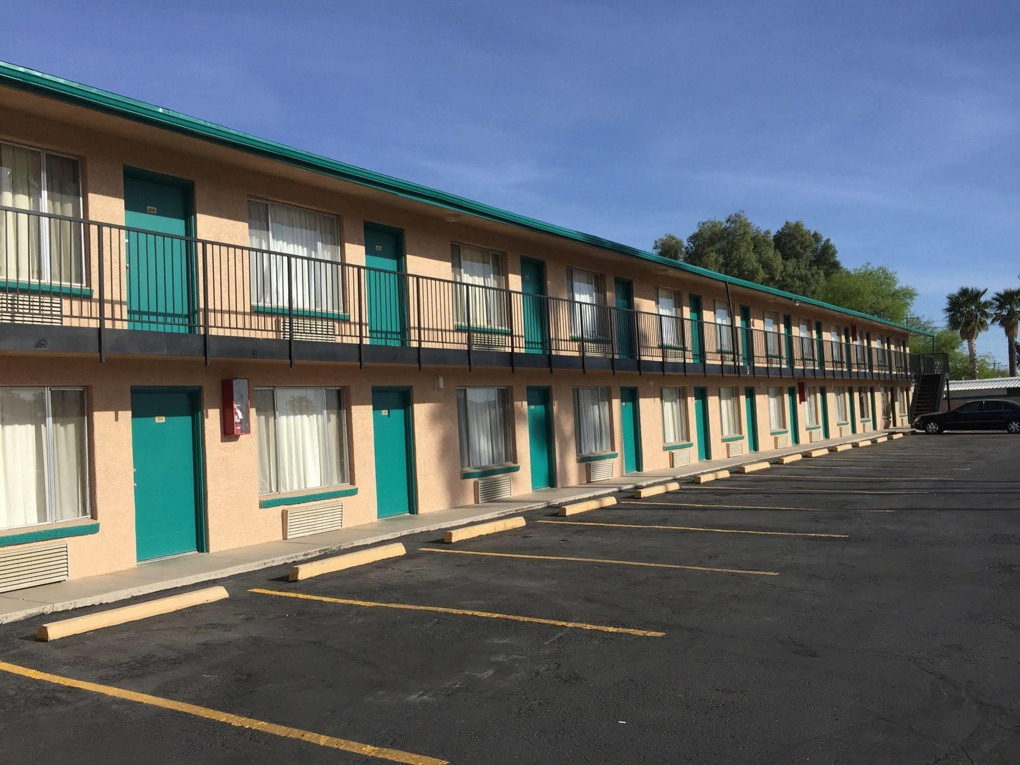 Amazon Motel Tucson Buitenkant foto